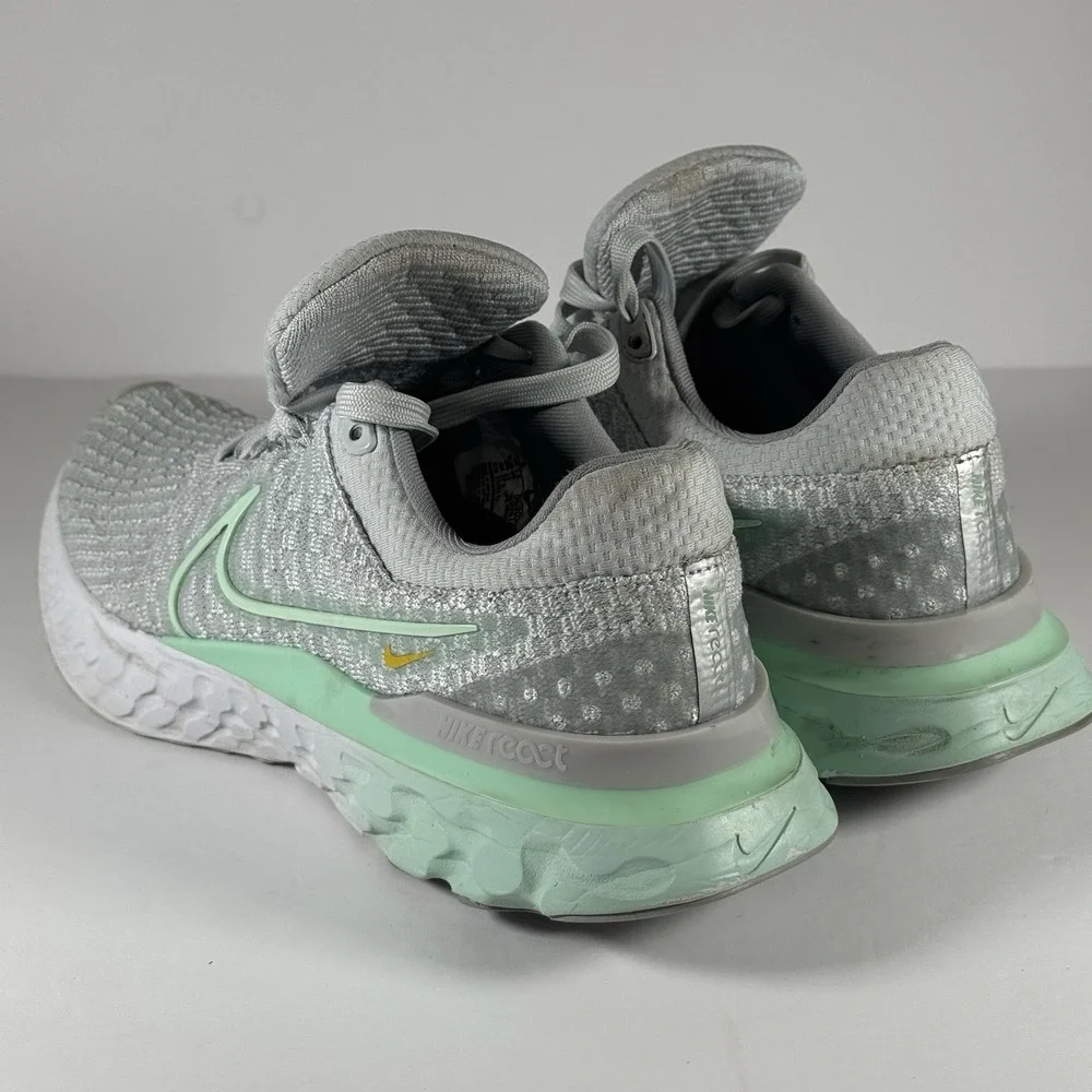 Nike Women's React Infinity Run Flyknit‎ 3 Running Shoes, Grey/Mint, Size 8